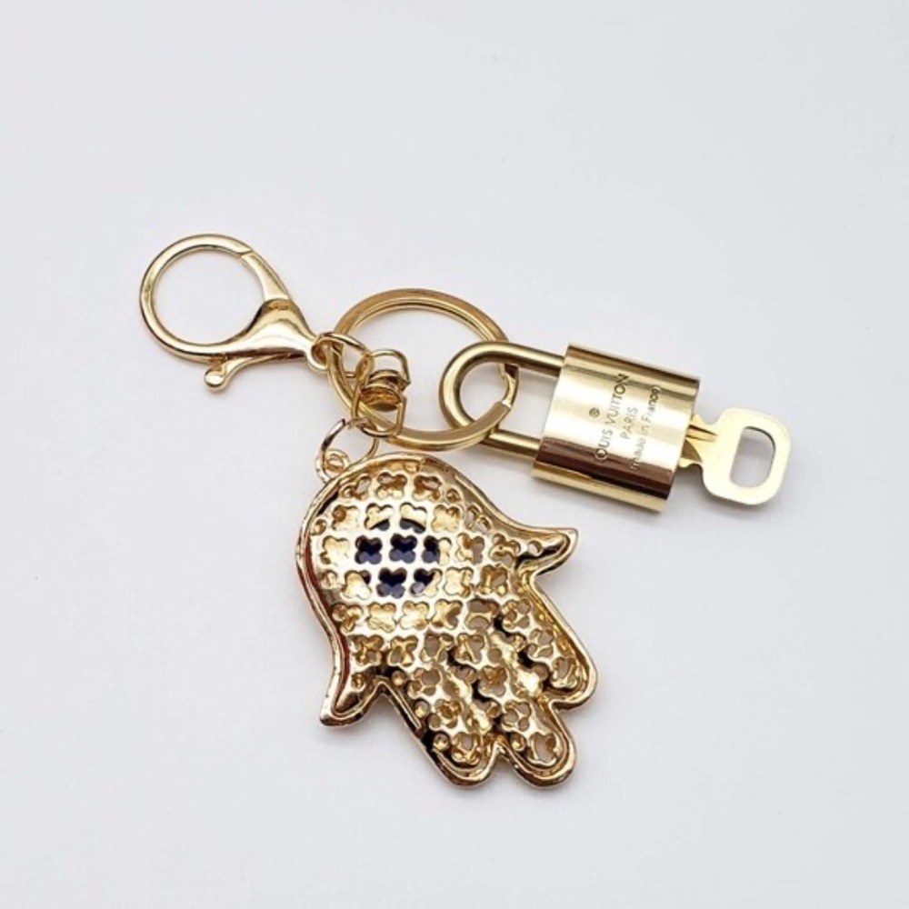 Authentic Louis Vuitton Gold Lock 🔒 Keychain Bag Unbranded Evil Eye Charm LV - Picture 4 of 6